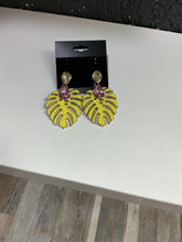 Load image into Gallery viewer, “GOLD SUMMER VIBES” EARRINGS
