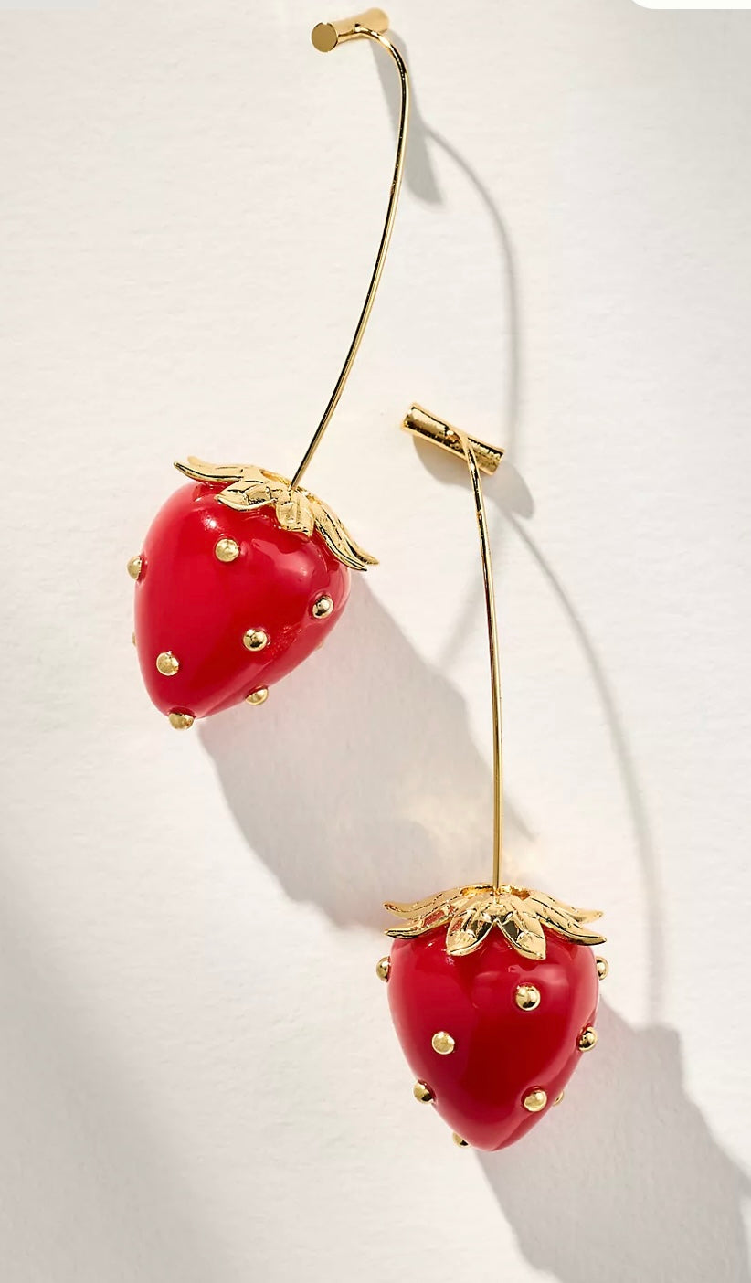 “STRAWBERRY DANGLE” EARRINGS