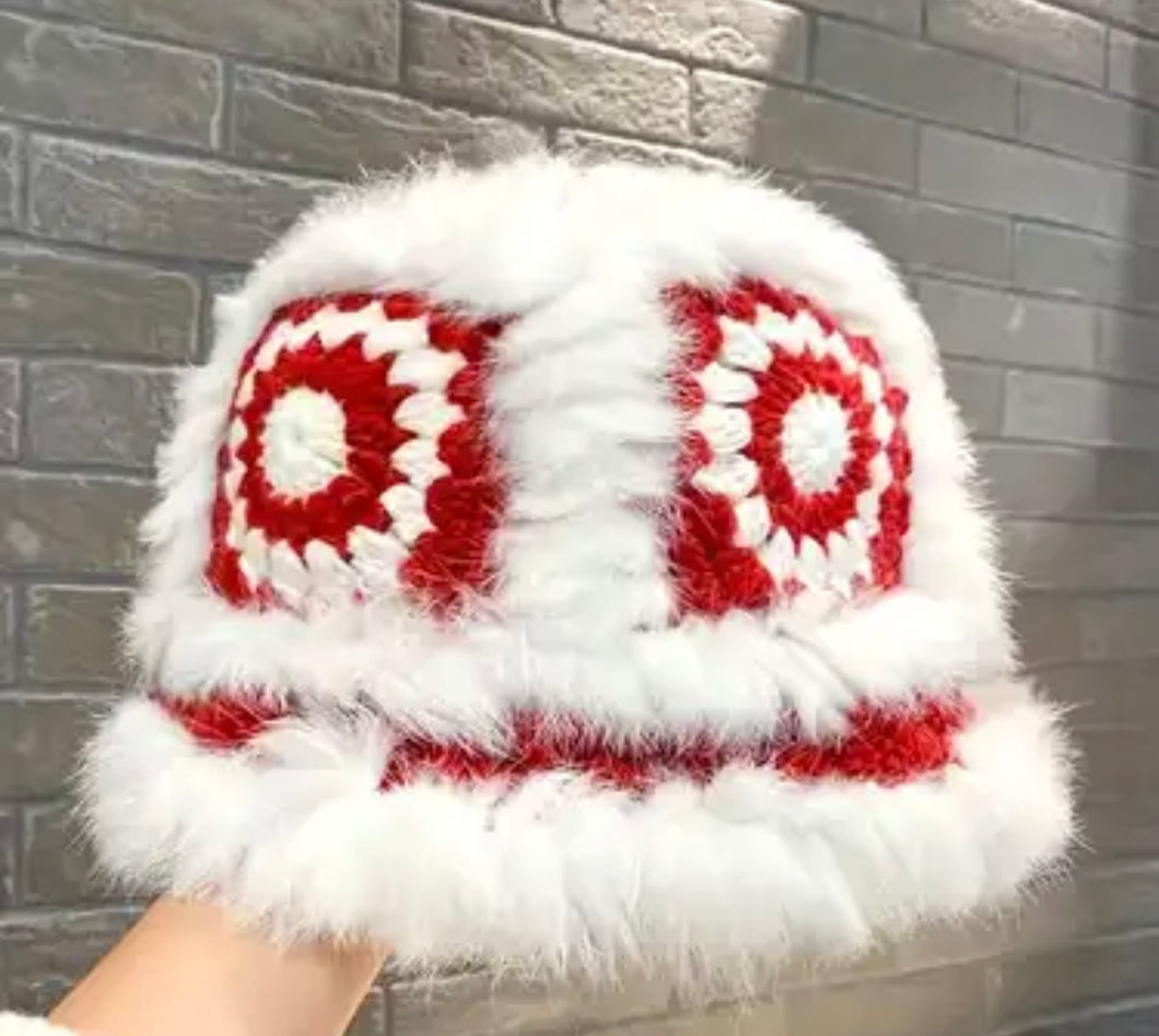 “RED FURR” BUCKET HAT