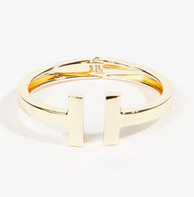 Load image into Gallery viewer, &quot;BABE&quot; CHUNKY GOLD BRACELET
