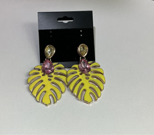Load image into Gallery viewer, “GOLD SUMMER VIBES” EARRINGS
