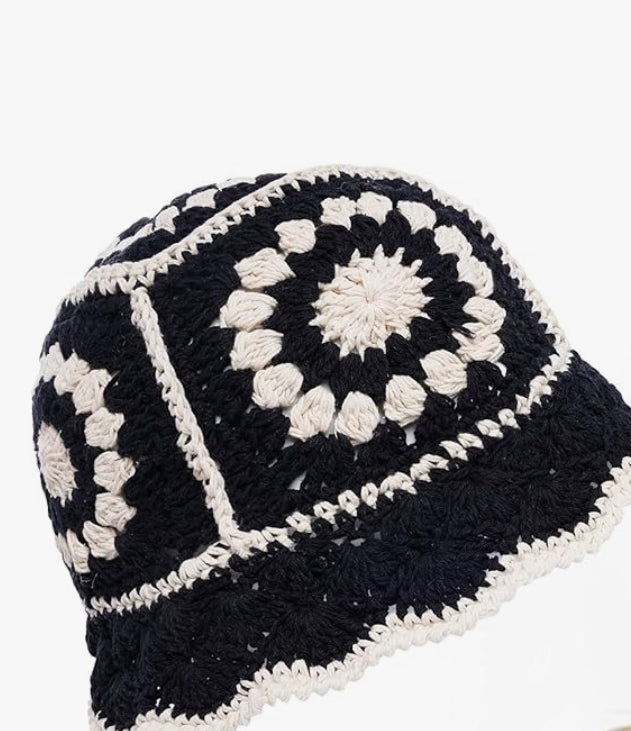 “BLACK” KNIT HAT